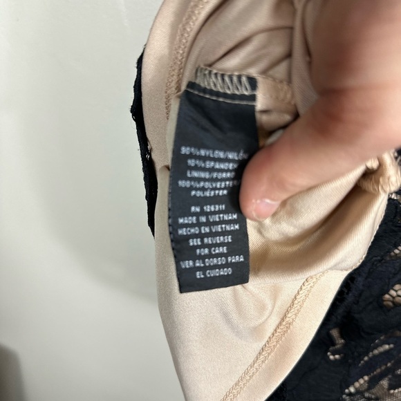 Ronni Nicole small p2p 16-1/2 length 34 like new black lace over tan dress - Picture 6 of 8